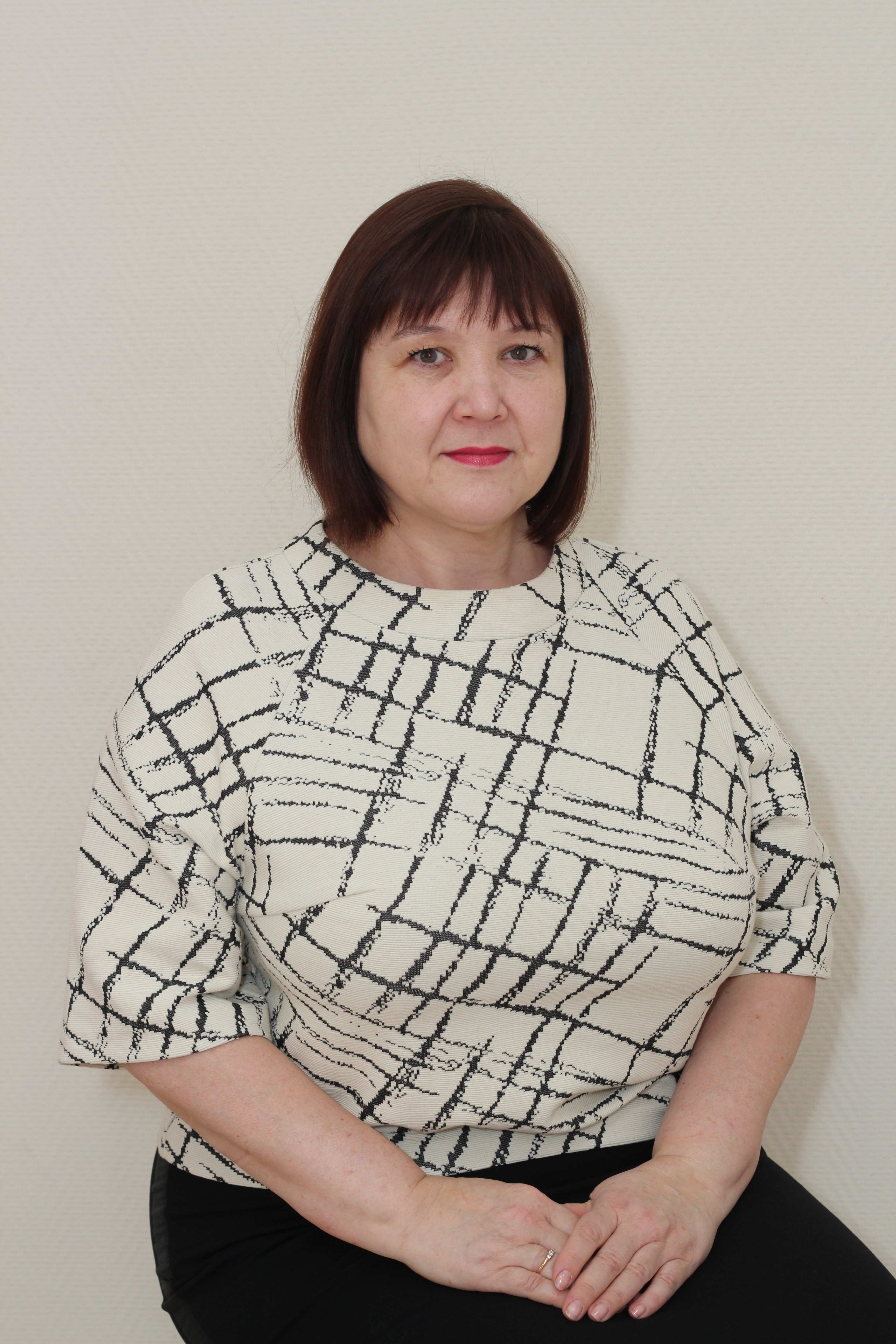 Кашина Эльмира Адгамовна.